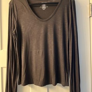 Maurice’s grey scoop neck top